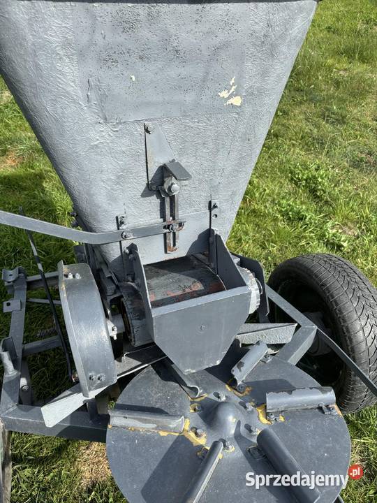 Rozrzutnik rozsiewacz nieuszkodzony Wycinki