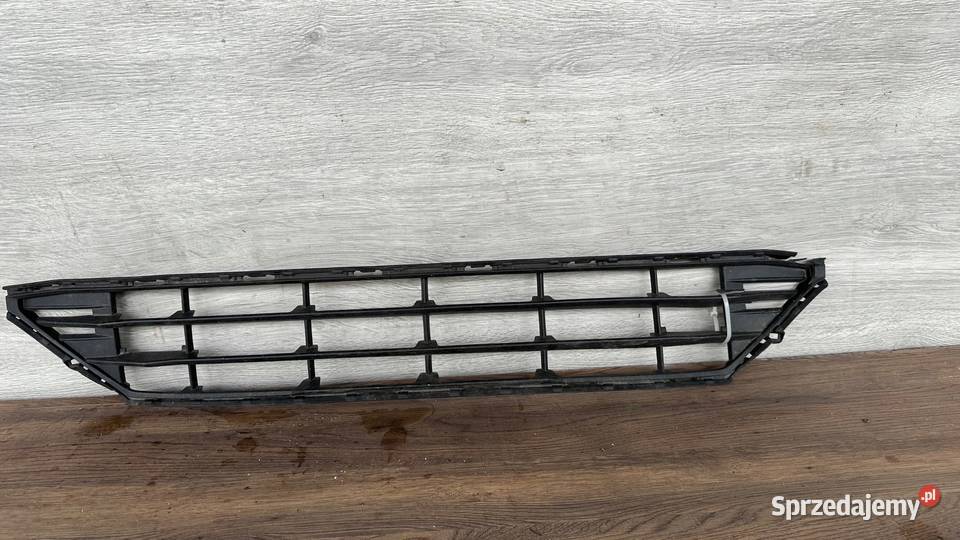 VOLVO XC60 II KRATKA W ZDERZAK ZAŚLEPKA Części samochodowe lubuskie Gorzów Wielkopolski