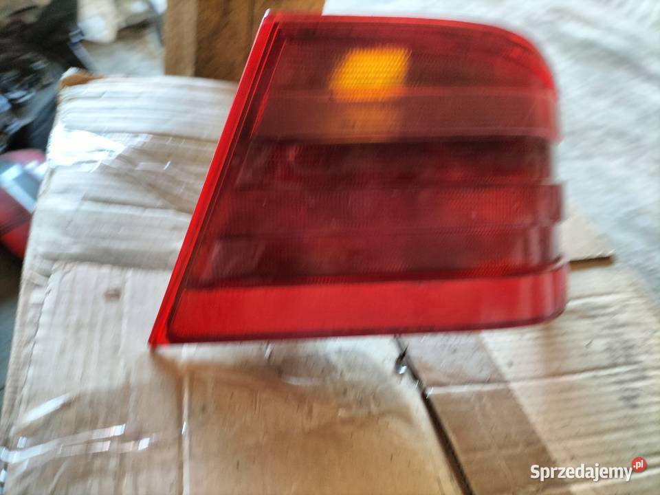 LAMPA PRAWY TYŁ MERCEDES W210 A2108201064 lubelskie Kamień-Kolonia