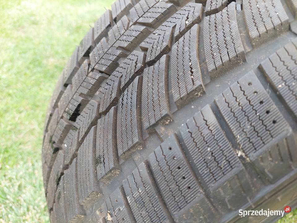 Opony zimowe Austone Skadi SP901 22545 R17 94 V zima Lublin sprzedam