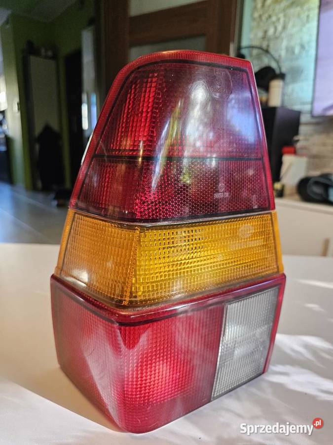 Lampa tylna Vw Passat b2 szczupak lewa Części samochodowe