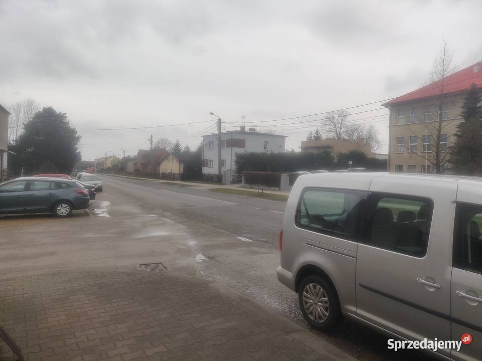 Lokal użytkowySadów ruchliwej drodze Sadów