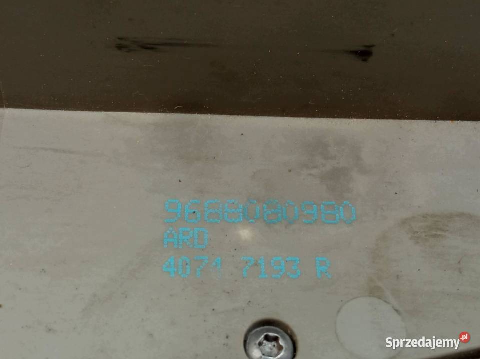 ZAMEK DRZWI TYŁ PRAWY 9688080980 Peugeot 2008 I świętokrzyskie