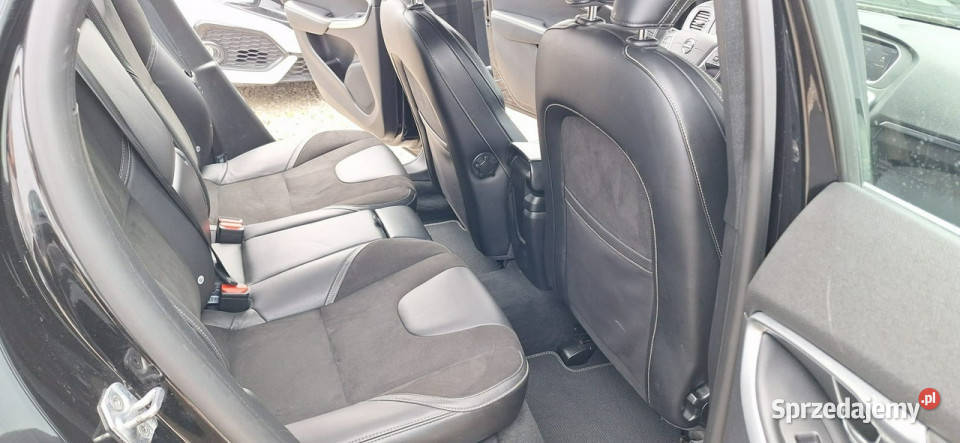 Volvo V40 T3 Ledy duza navi bixenon RDesing nieuszkodzony