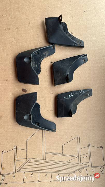 Chlapacze tył komplet prawy lewy Yaris III 1120 Brzesko