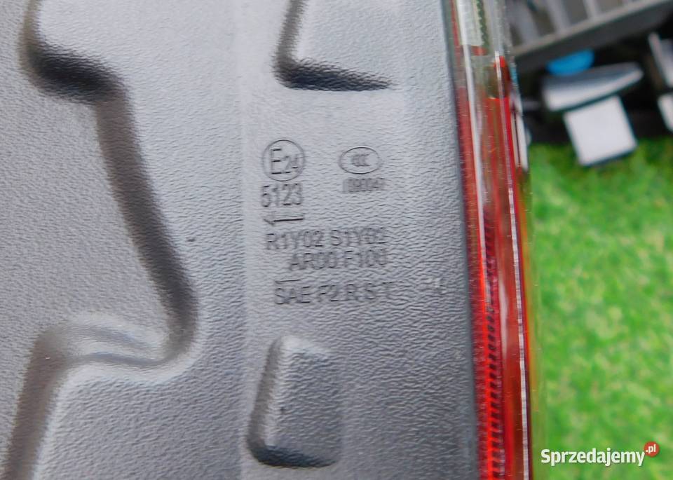 Alfa Romeo Stelvio tylne lampy prawa lewa osobowe Tarnów