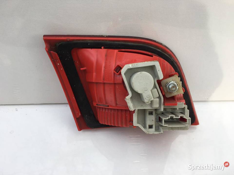 AUDI A3 SPORTBACK PRAWA LAMPA W KLAPĘ Lampy tylne Ostroróg