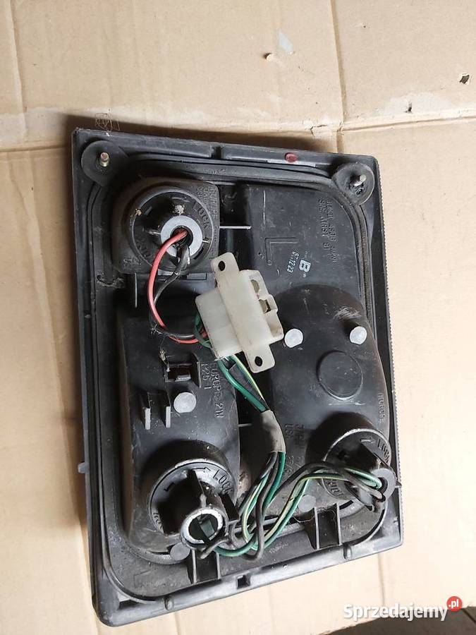 Lampa tylna lewa Nissan Micra Lampy tylne Toruń