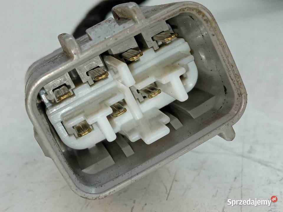 LAMPA PRZÓD PRAWA EU E18 8111002E21 Toyota Auris