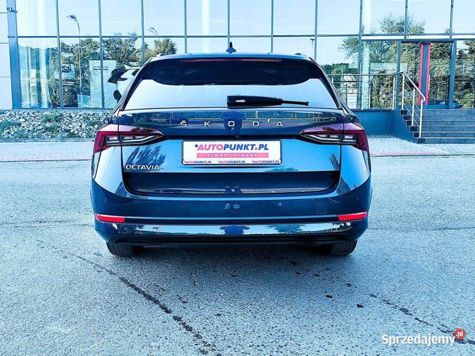 Skoda Octavia 2022r Carplay LED Navi Temp Adapt automatyczna Kraków sprzedam