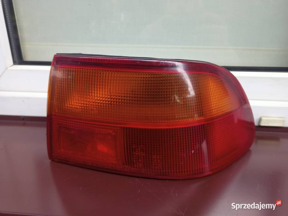 Honda Civic V 5gen sedan lampa tył tylna prawa lampy tylne