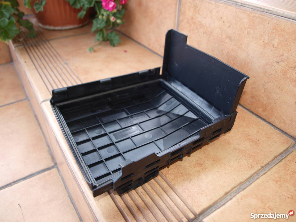 VW Golf Touran Tiguan Scirocco osłona skrzynka