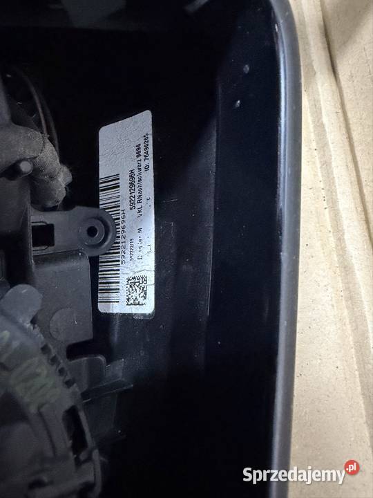 LUSTERKO PRAWE MERCEDES CLA W117 20 PIN 1010 Drezdenko