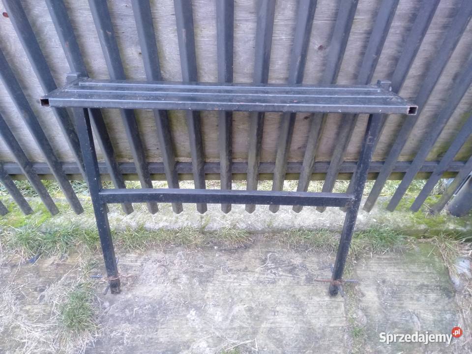 Ławeczka na cmentarz Kobyłka