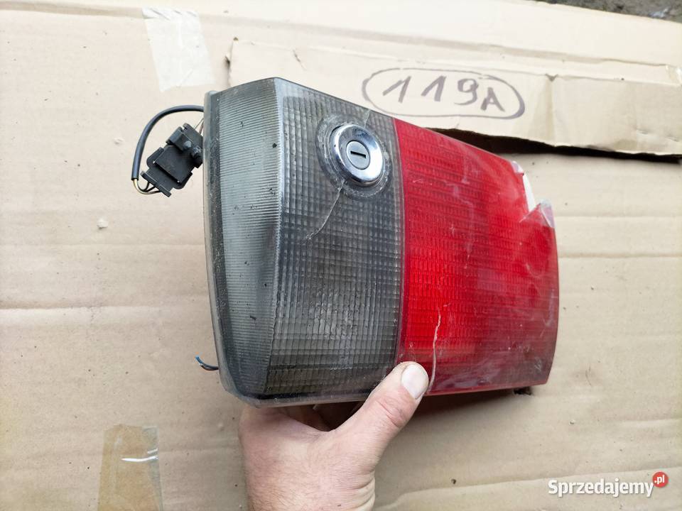 AUDI 80 B4 SEDAN LAMPA TYŁ TYLNA PRAWA ZAMEK 2X lubelskie Kamień-Kolonia sprzedam