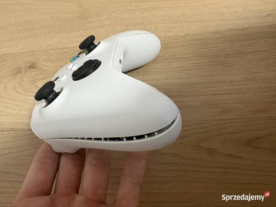 Konsola Xbox series s dodatki Pozostałe Majdan Sieniawski