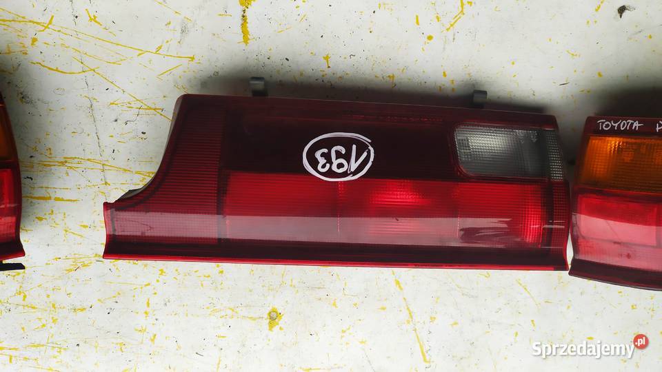 TOYOTA PREVIA I lampa tył prawa lewa na błotnik Wrocław sprzedam