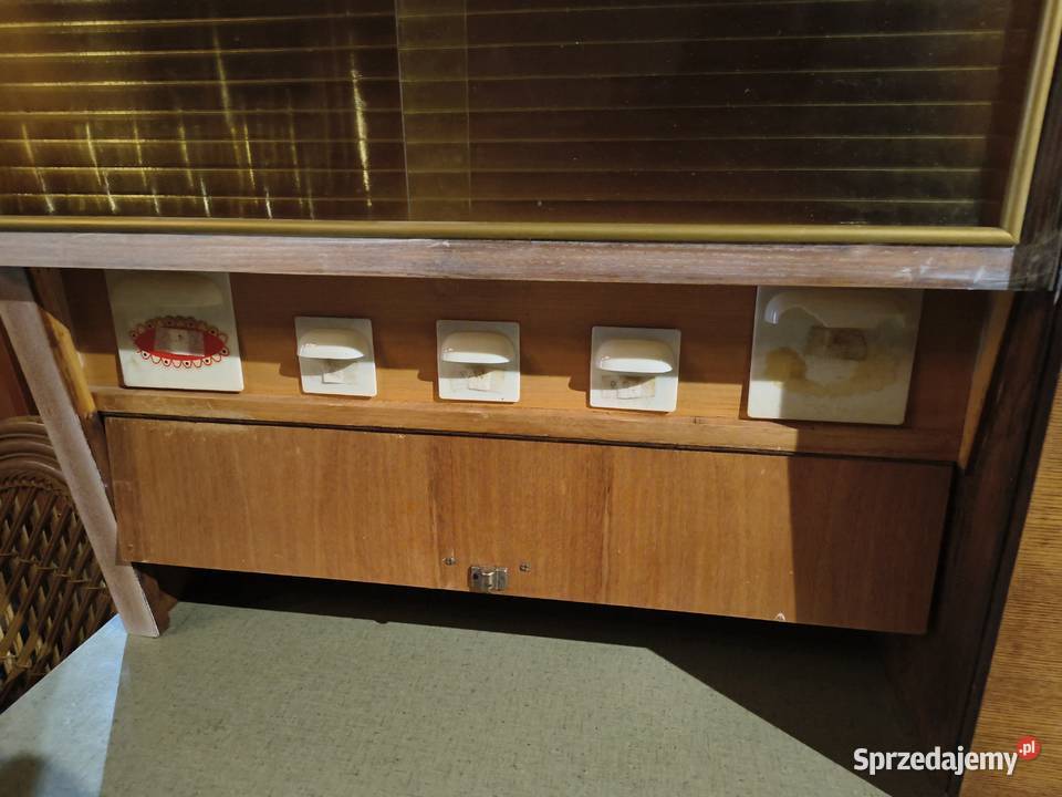 Sprzedam oryginalny kredens kuchenny w stylu PRL Chorzew