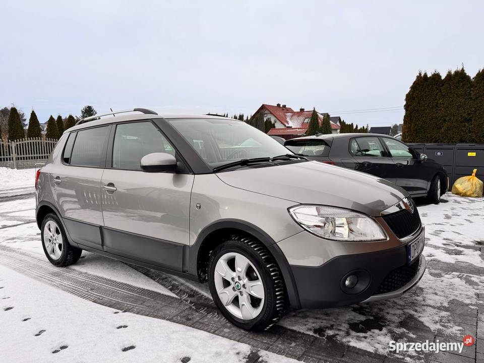 Skoda Fabia SCOUT 12 86 94 FULL światła przeciwmgielne Pokój sprzedam