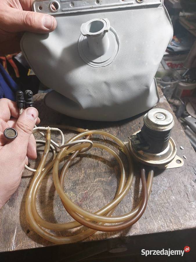 Zbiornik pompka dysze spryskiwaczy Żuk Fiat 125p Piaski