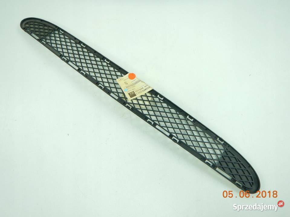 ATRAPA CHŁODNICY MB CKLASS W203 20002007
