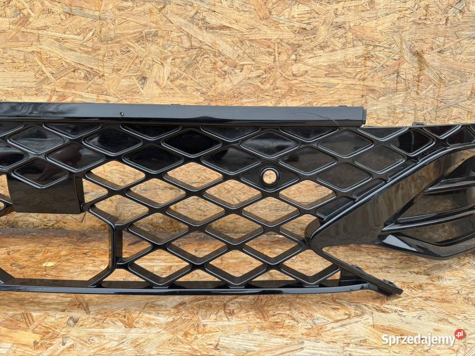 Środkowa kratka zderzaka przód vw golf 8 VIII Międzychód