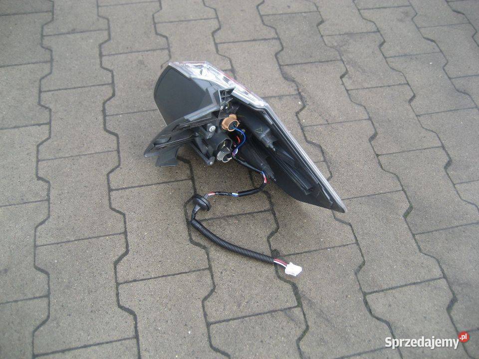 nissan x trail t32 1317r lampa tył lewa wielkopolskie Rakoniewice sprzedam