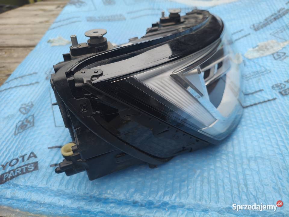 Audi A1 8X 2012lift lampa przednia prawa Części samochodowe Łódź