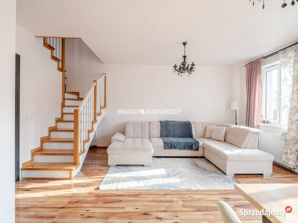 Dom szeregowy Niepołomice Oficerska 677m2 sprzedam