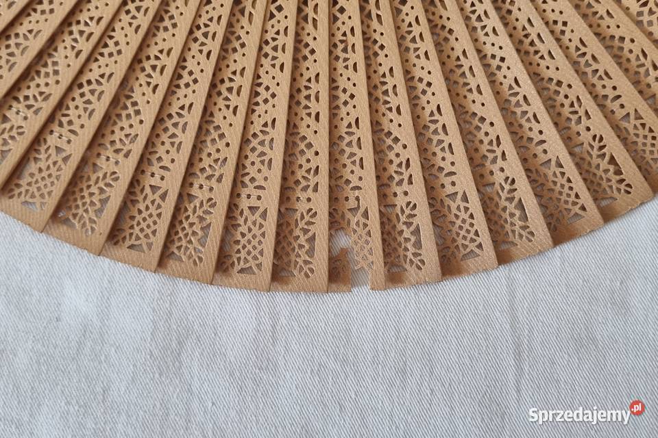 Delikatny ażurowy wachlarz ozdoba Warszawa