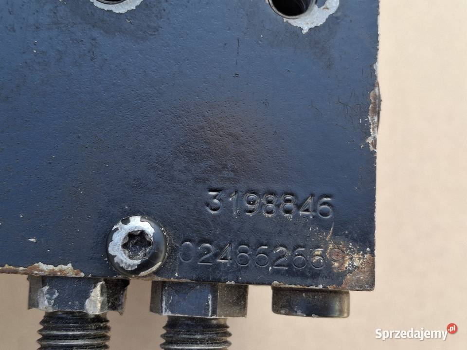 VOLVO FH FM POMPKA WYWROTU PODNOSZENIA KABINY ciężarowe Mocowania Bieleń