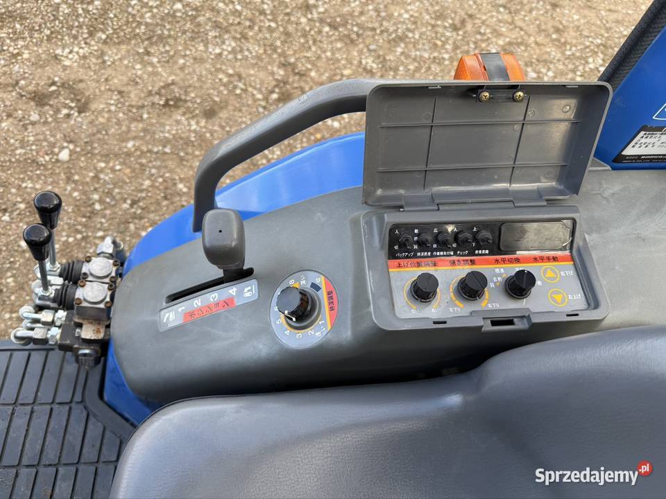 Japoński traktorek iseki sial 17 4x4 diesel plug Olecko