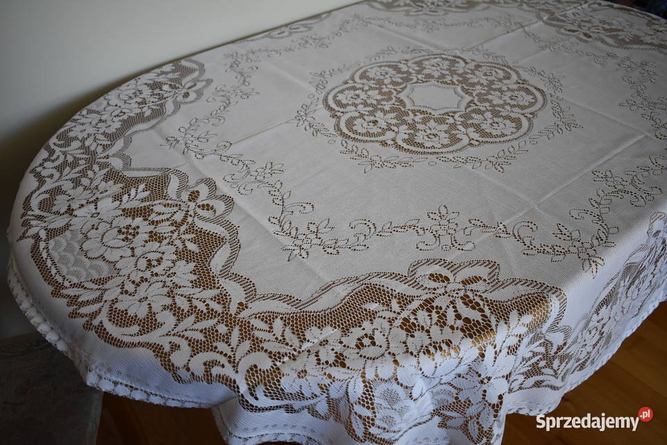 Obrus na okrągły stół