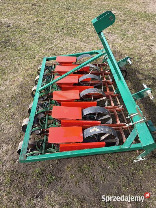 Siewnik do warzyw 6 rzędowy Parzęczew