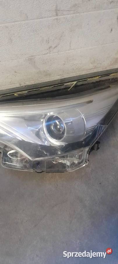 LAMPA REFLEKTOR PRAWY TOYOTA AVENSIS T27 LED osobowe Dobiegniew