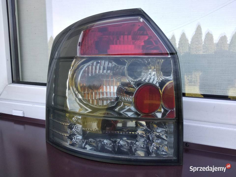 Audi A4 B6 kombi Avant lampy tył tylne komplet Sieradz