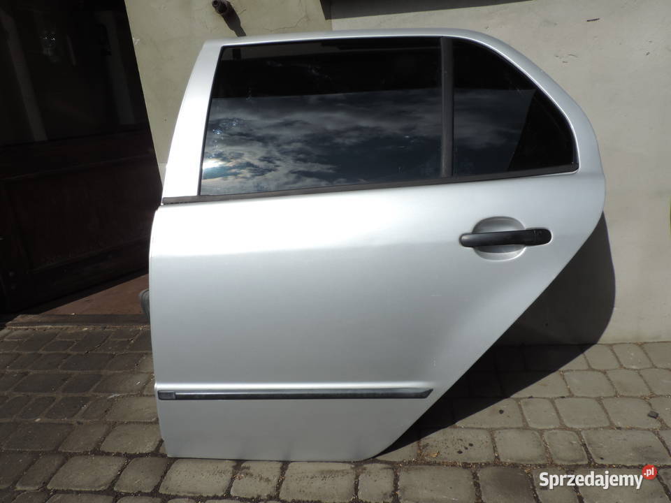 SKODA FABIA 1 HB DRZWI LEWY TYŁ