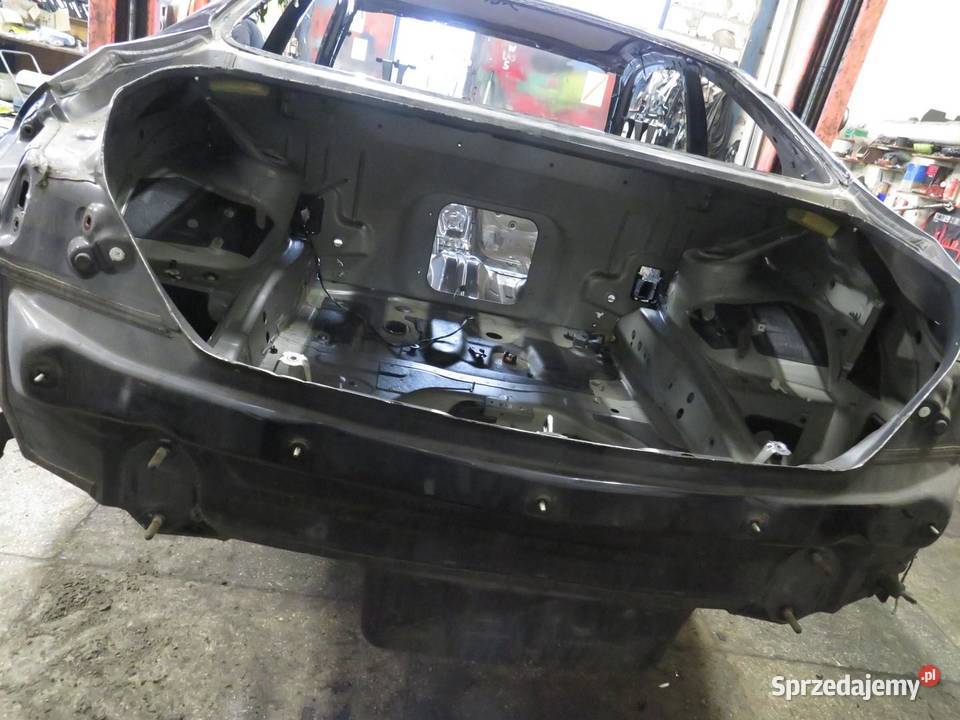 PAS TYLNY TYŁ WANNA 416 BMW 6 F13