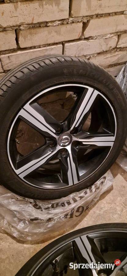 Koła volvo r17 z oponami letnimi Warszawa