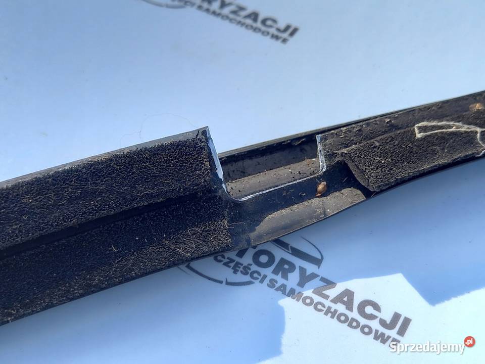 NISSAN MICRA V K14 19r listwa zgarniająca prawa osobowe Kielce