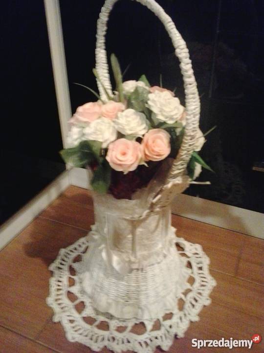 Kosze z kwiatami i bez papierowa wiklina