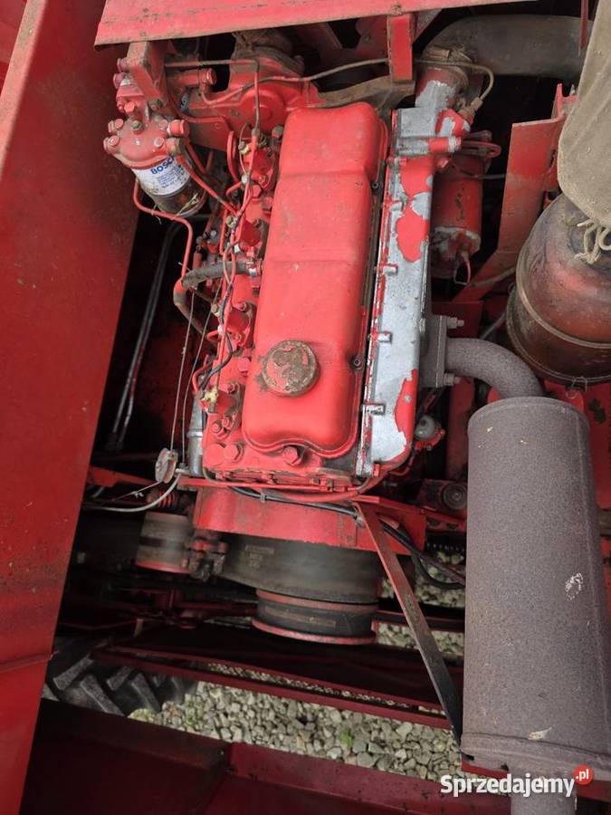 Kombajn zbożowy Massey Ferguson 186 z Niemiec
