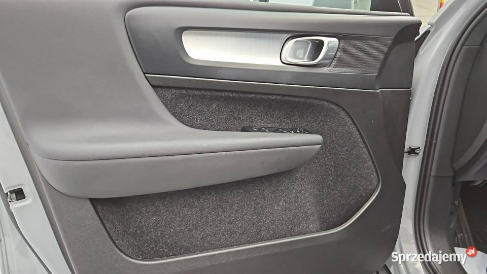 Volvo XC 40 B3 Core aut Z Polskiego Salonu Warszawa