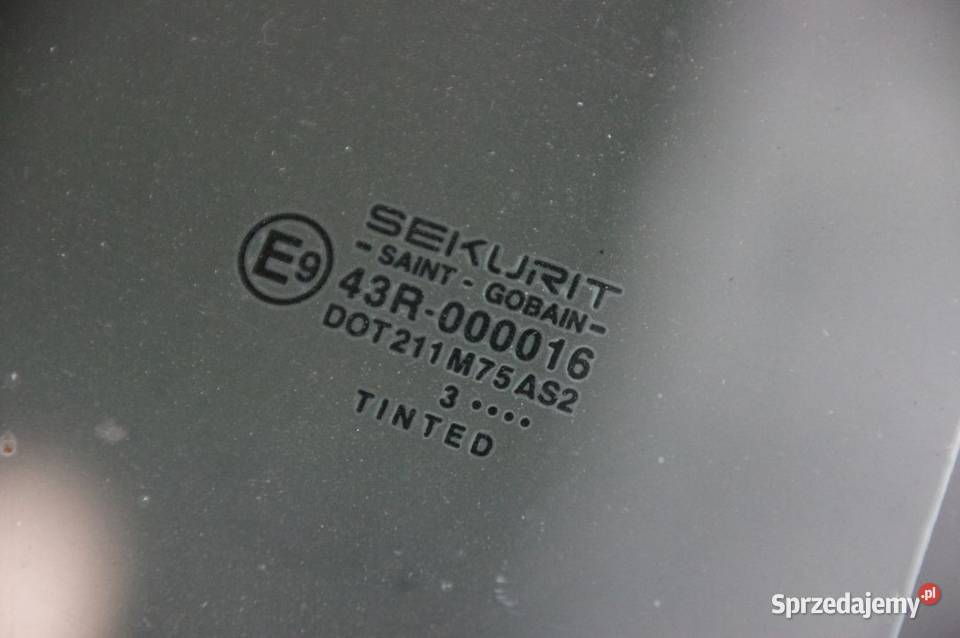 SZYBA PRAWY TYŁ NISSAN TERRANO II 30D Lipno sprzedam
