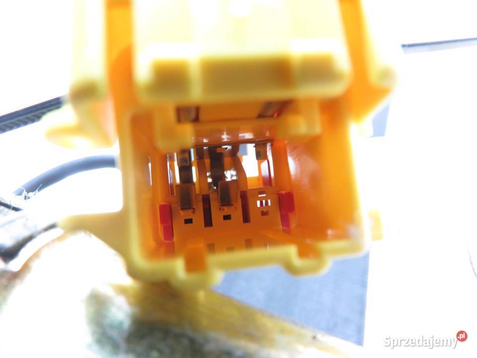 PAS LEWY PRZEDNI VW POLO IV Z NABOJEM 6Q3857705G