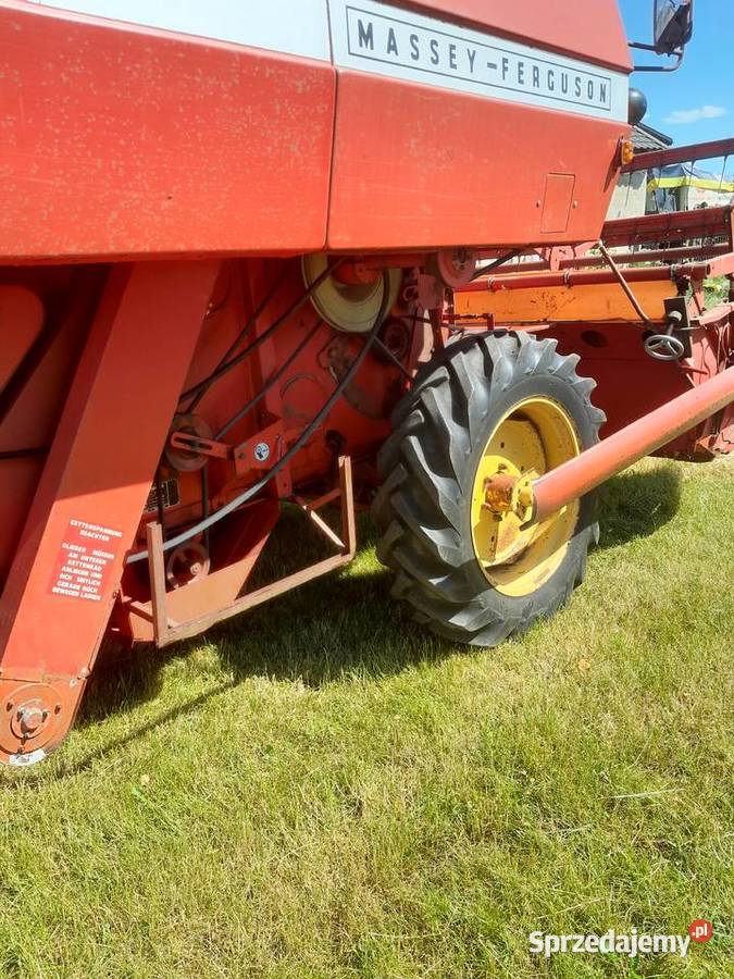 Kombajn zbożowy Massey Ferguson 186 Rolnictwo mazowieckie Bąków