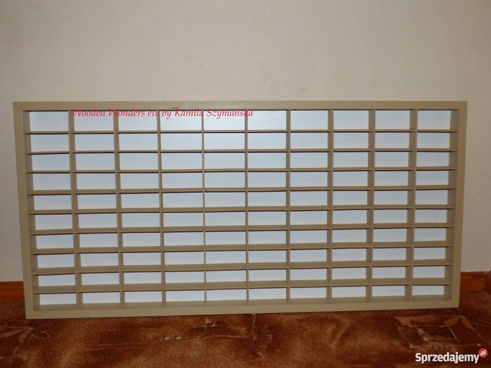 Półka ekspozytor na resoraki figurki 100 20 96.5cm Łąki Bratiańskie