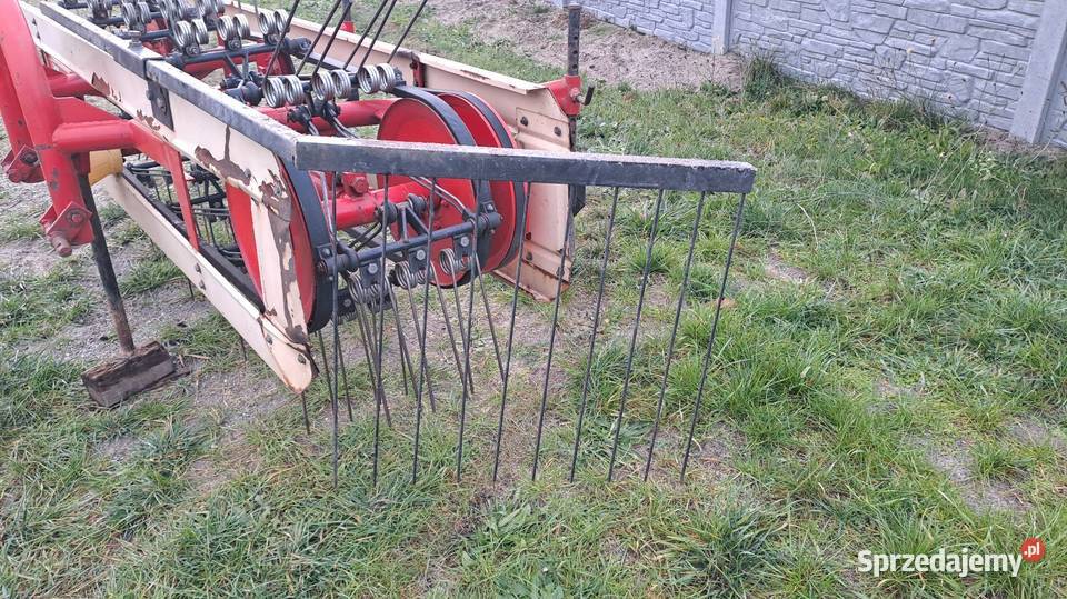 Przetrzasarko Zgrabiarka tasmowka Akpil