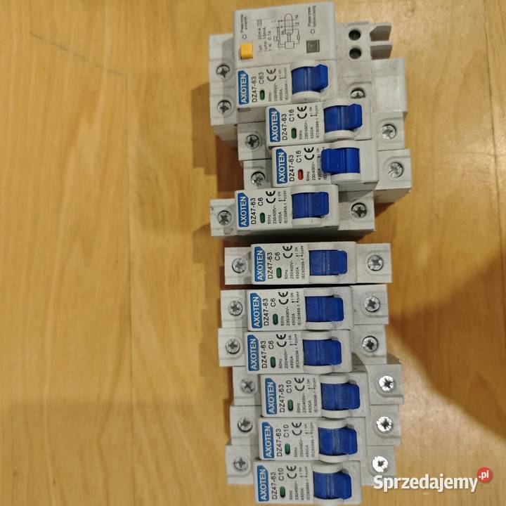 Bezpieczniki do rozdzielki Szczucin