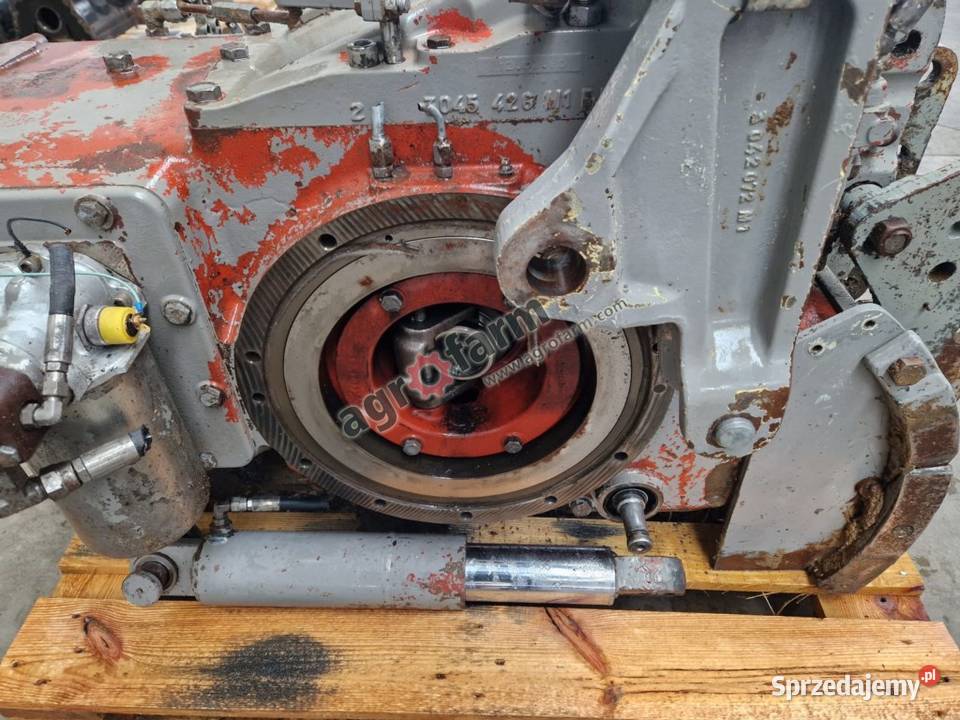 Tylny most Massey Ferguson 2640 Byków